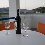 아파트 Maroula *