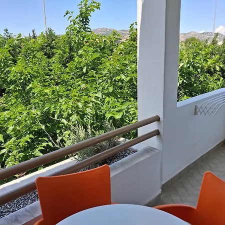 Apartament Maroula Afandu