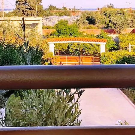 Apartment Maroula *
