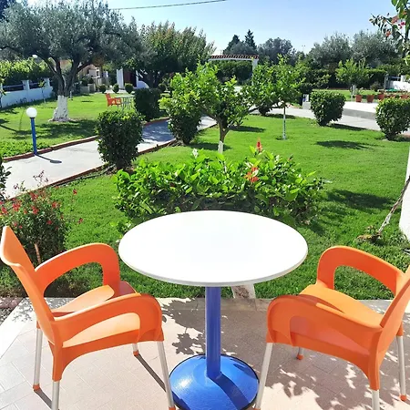 Maroula Apartman Afándu