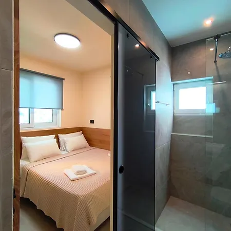 Maroula Apartman Afándu