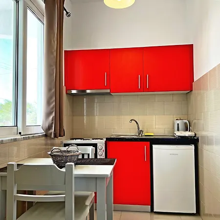 Apartament Maroula *