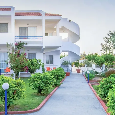 Apartament Maroula *