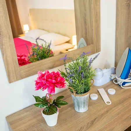 Apartment Maroula *