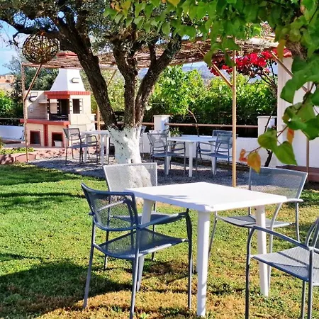 Apartament Maroula *